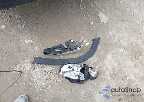 2018 Toyota Highlander Le from USA, damaged, VIN 5TDBZRFH7JS889068